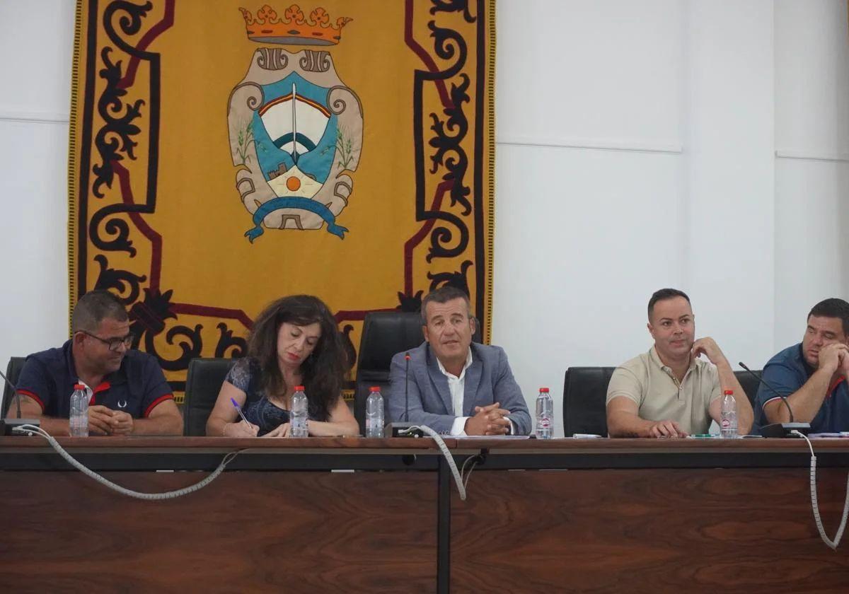 El alcalde de Carboneras en un pleno, de archivo.