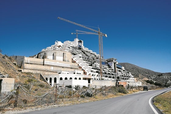Carboneras dice cumplir con El Algarrobico y manda a la Junta y BOP sus acuerdos para hacerlo «no urbanizable»