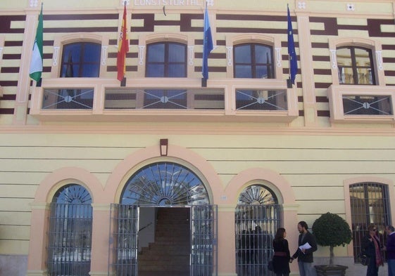 La Guardia Civil solicita «documentación oficial» a Garrucha para investigar una posible malversación en la etapa socialista