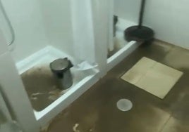 Inundación por aguas fecales en el cuartel de Carboneras.