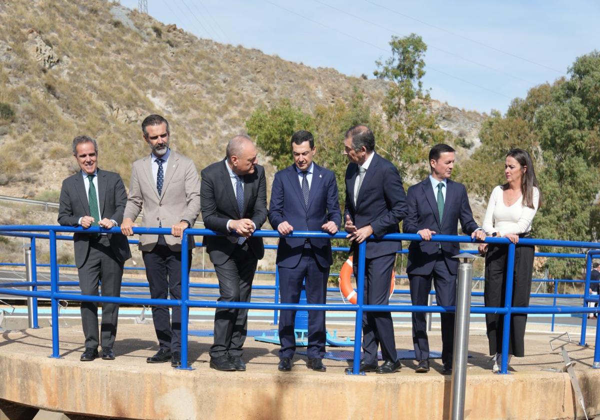Imagen principal - Moreno inaugura la remodelación de la potabilizadora de Cuevas, que multiplica por 57 su capacidad
