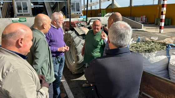 La Junta invierte 206.052 euros en el camino de Gacía a Las Norias y en la empresa Oleo Jarico de Huércal-Overa