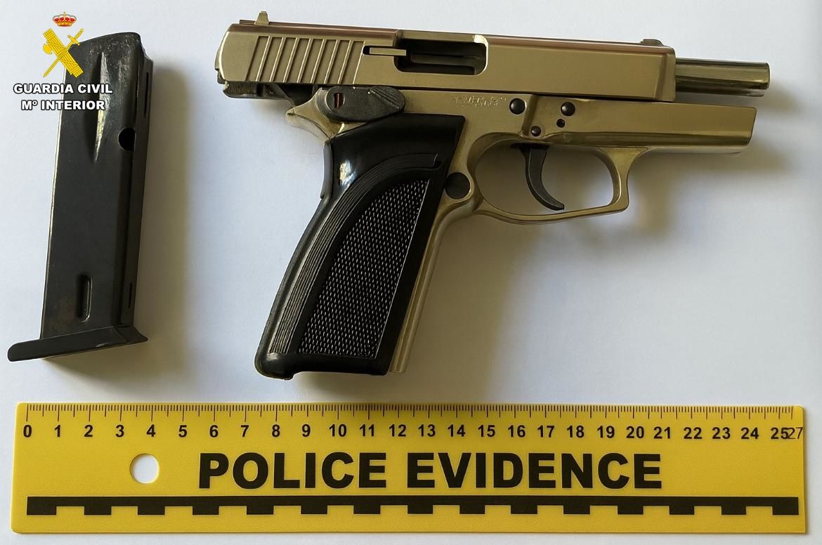 Arma incautada al detenido.