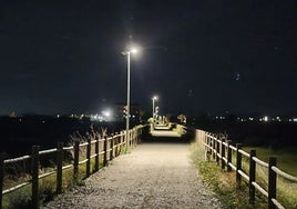 Más farolas solares para dar luz a la Vía Verde de Huércal-Overa