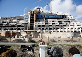 Visita de la vicepresidenta María Jesús Montero al Algarrobico en febrero de 2025.