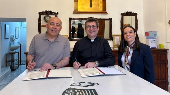 El Ayuntamiento de Huércal-Overa y el Obispado de Almería firman un convenio para rehabilitar histórica Iglesia Parroquial