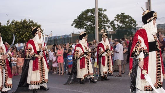 Vera se prepara para su gran desfile de Moros y Cristianos
