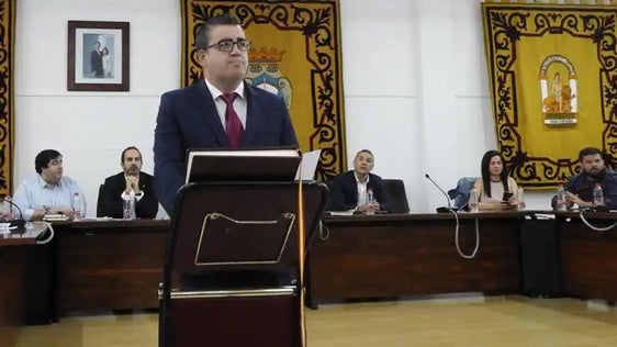 Cayuela insiste en saber qué costará anular la licencia de El Algarrobico antes de acordar «un cheque en blanco»