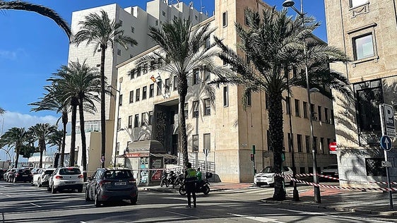 Condenado por intentar asfixiar hasta la muerte a una mujer en una playa de Vera