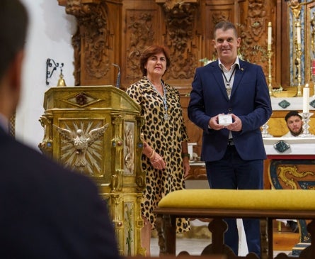 Imagen secundaria 1 - Nueva aureola para la Virgen de las Angustias de Vera en el centenario de su coronación canónica