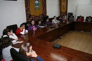 Los jóvenes carboneros aprenden cómo funciona su Ayuntamiento