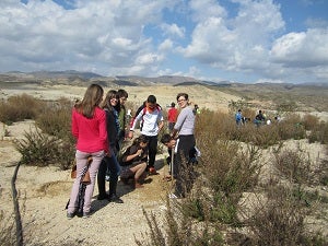 Los jóvenes de Carboneras participan en una jornada de reforestación