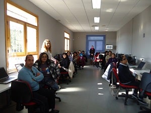 En marcha un curso de informática para mujeres