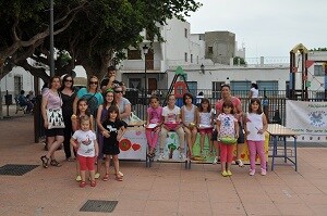 En Turre cambiaron cigarros por frutas y flores