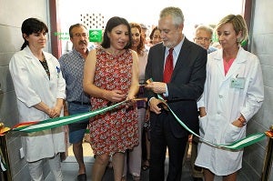 El presidente de la Junta inaugura el nuevo centro de salud de Los Gallardos