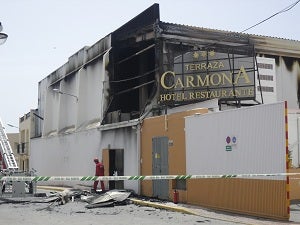 Arde la carpa de la Terraza Carmona de Vera