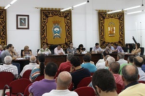 El Consistorio apoya a los carboneros afectados por el ERE de Holcim