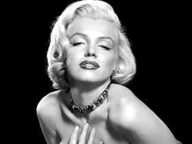 Medio siglo tras su muerte, Marilyn une a más de veinte artistas en una muestra