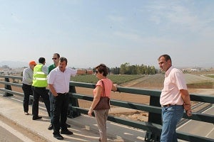 La Delegada Provincial de Fomento visita junto al Alcalde de Pulpí, los desperfectos producidos por la tormenta en las carreteras