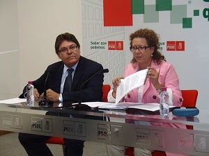 El PSOE de Garrucha denuncia al alcalde por pagar a su propia empresa 17.000 euros en facturas al Ayuntamiento