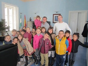 Éxito en la II Pleno Infantil de Carboneras en la que se aprobó la restauración de la fachada exterior del IES Goytisolo por unanimidad