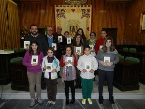Un libro recoge las obras ganadoras del primer certamen de cuentos ‘Callejica de los Duendes’