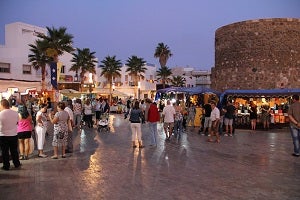 Carboneras ya es oficialmente ‘municipio de gran afluencia turística’ por lo que los establecimientos tendrán libertad horaria en verano y Semana Santa