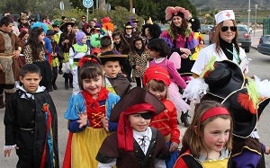 L@s niñ@s en los colegios, inician los CARNAVALES 2.013 DE PULPÍ, que se prolongarán hasta el domingo 17 de febrero
