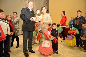 Más de 150 personas en los talleres con motivo del Día de la Vieja en Cuevas