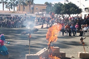 Una paella gigante, flamenco y verbena para celebrar el Día de la Vieja en Pulpí