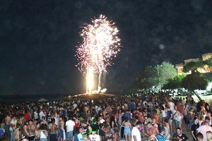 Más de 10.000 personas celebraron en las playas de San Juan de los Terreros en Pulpí la mágica “NOCHE DE SAN JUAN”