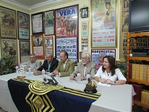 El Club Taurino veratense presenta al público la donación de una joya de la cultura, la colección familiar de la revista taurina ‘El Ruedo’ desde 1944 hasta 1977