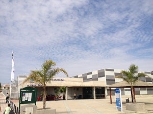 Aguas turbulentas en la piscina cubierta de Huércal-Overa