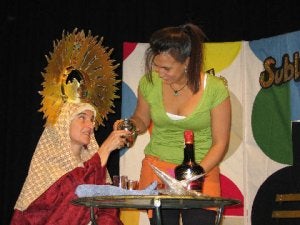 Vera cancela una obra de teatro que bromea sobre religión y la compañía observa «censura»