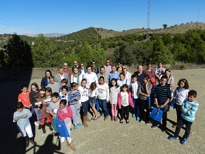 Los niños huercalenses 'bautizan' a 'sus' molinos de Nieva