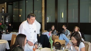 La ‘magia’ del tomate raf en las manos del chef Juan Moreno lleva al éxito a sus V Jornadas