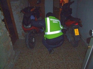 La Guardia Civil detiene a los autores de 5 robos por el método del tirón que actuaron en Vera y Cuevas