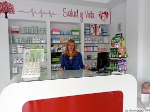 La farmacia de Overa responde a las demandas vecinales de hace años