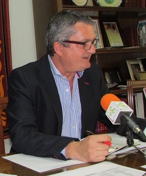 Vera ahorrará casi un millón de euros en intereses con la «confianza» de los bancos