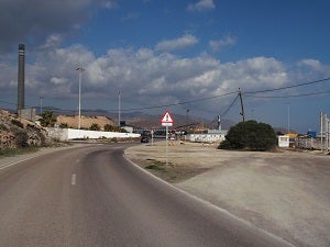 Carboneras anuncia la construcción de una rotonda de acceso al puerto y al polígono