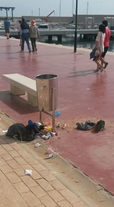 Trabajadores en el limbo, suciedad e inseguridad en el Puerto de Garrucha