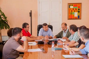 Los funcionarios del Ayuntamiento de Carboneras cobrarán la ‘extra’ pendiente de 2012