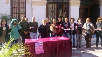 Las mujeres huercalenses aprenden defensa personal