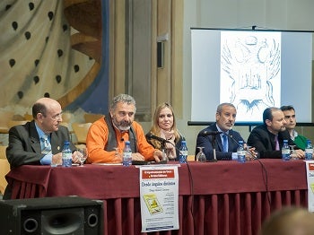 El veratense Diego Alonso presenta un libro de poesía dispuesto a hacernos reflexionar
