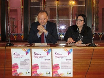 Una imagen y un buen número de actos para celebrar el Día de la Mujer en Cuevas