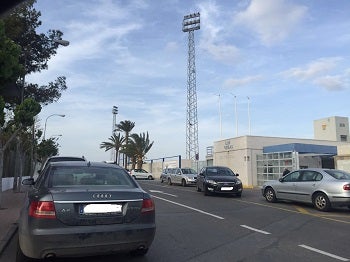 Vecinos de Vera recogen firmas para evitar que se ponga una antena de telefonía en ‘Las Viñas’