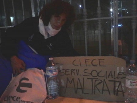 Acampa a las puertas del Ayuntamiento de Garrucha por un trabajo digno
