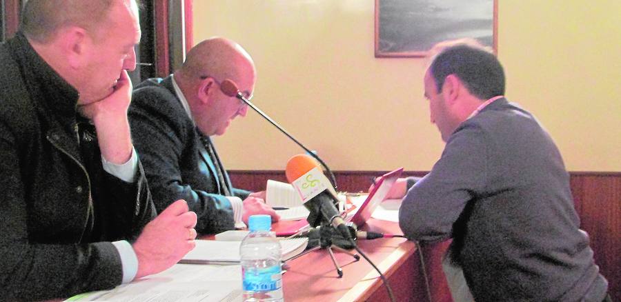 El único edil de C’s en Cuevas decide sobre la ‘Basura’ de tres comarcas