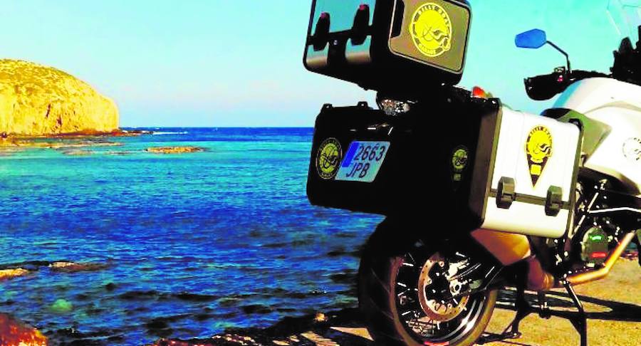 Presentan en Cuevas la primera aplicación móvil que premia las rutas en motos
