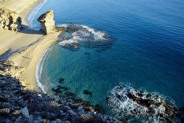 Carboneras quiere mejorar la accesibilidad de la playa de los Muertos